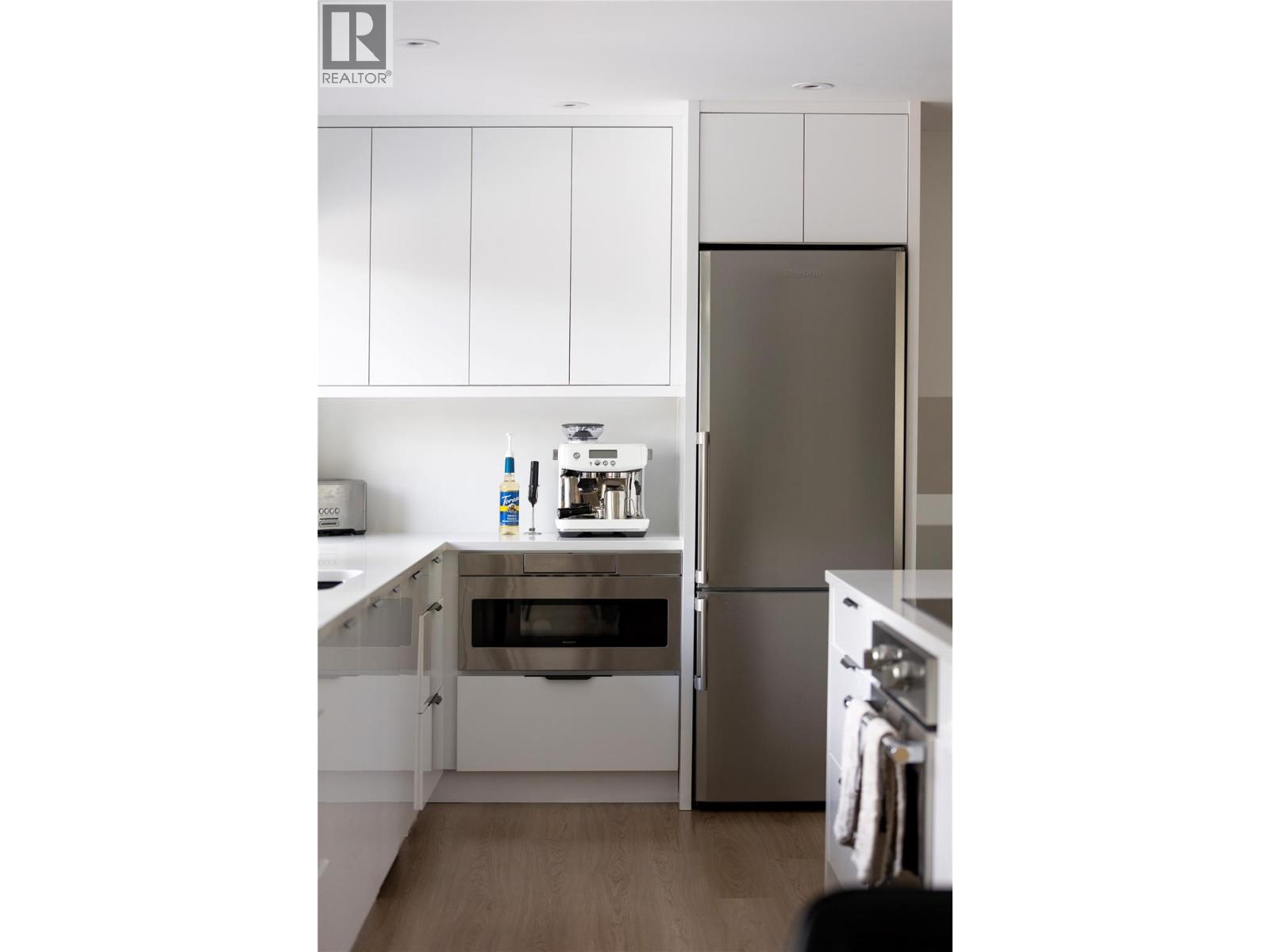  4265 Lakeshore Road, Kelowna