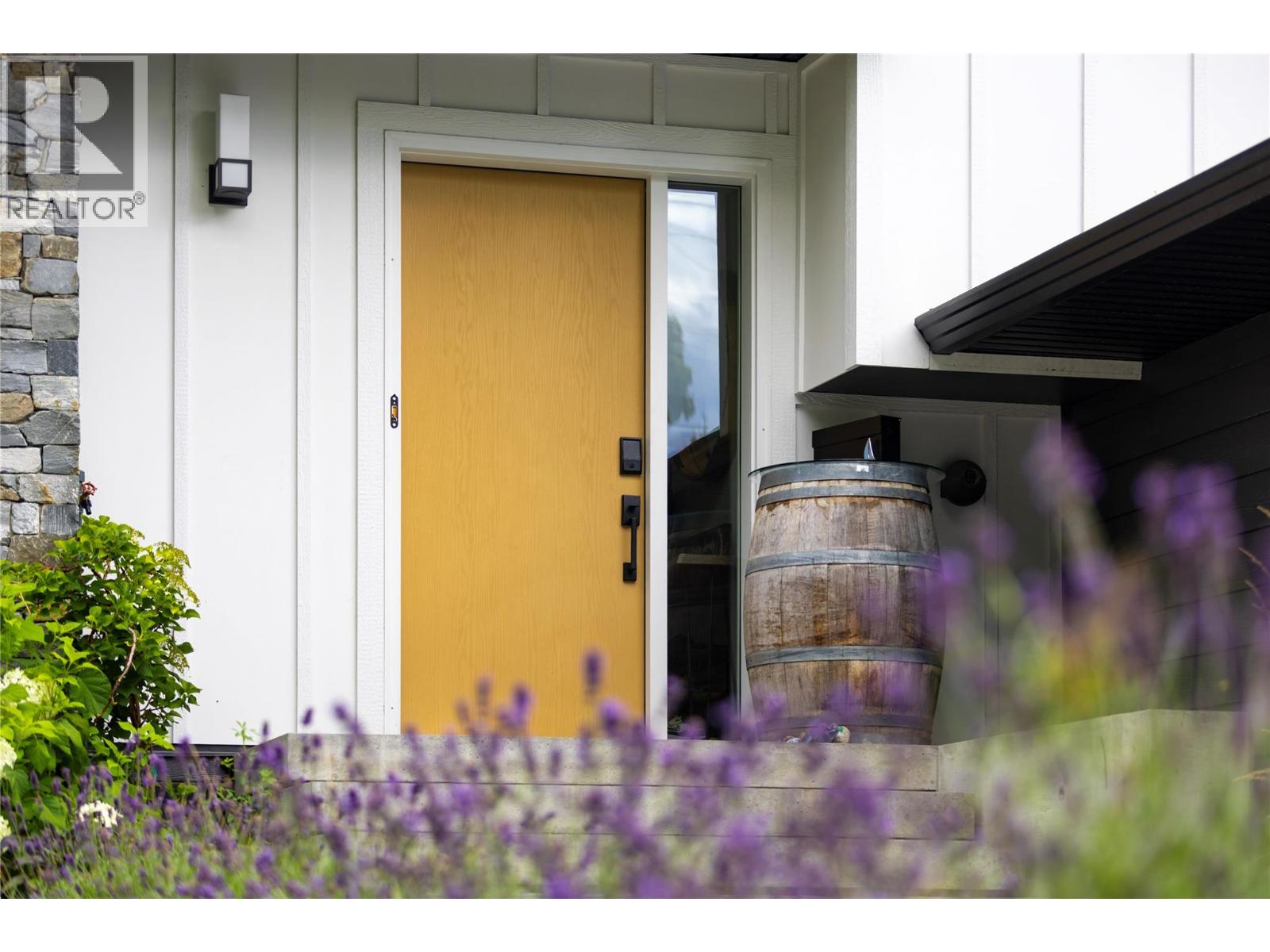  4265 Lakeshore Road, Kelowna