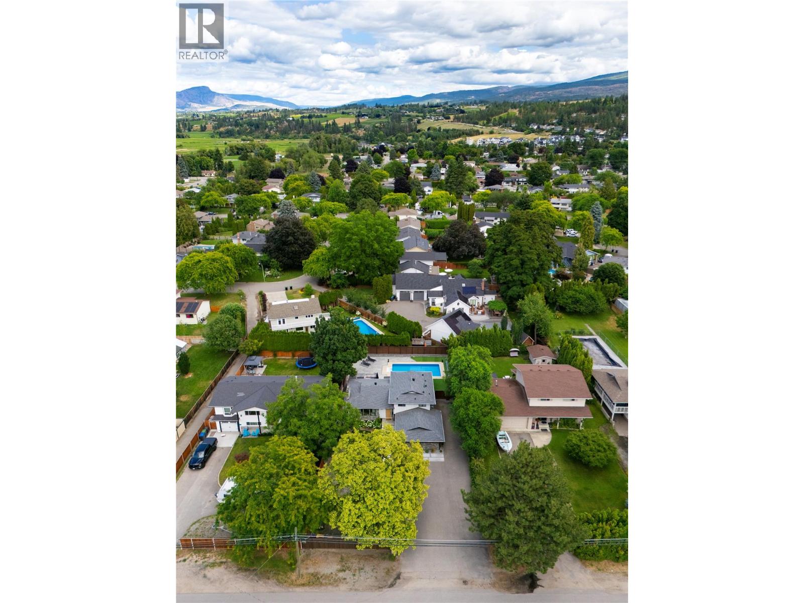  4265 Lakeshore Road, Kelowna