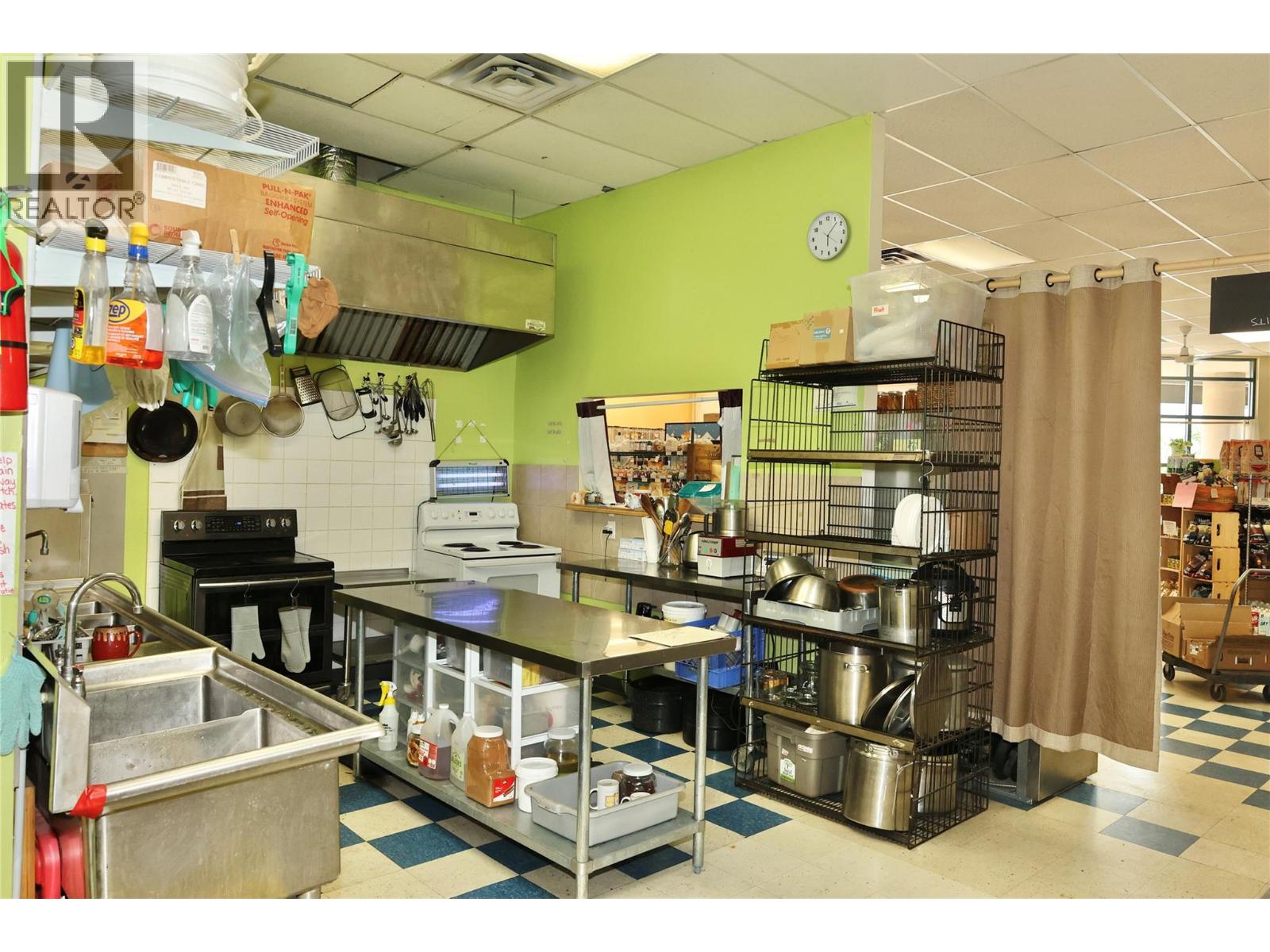 1848 MAIN Street Unit# 148 & 150, Penticton