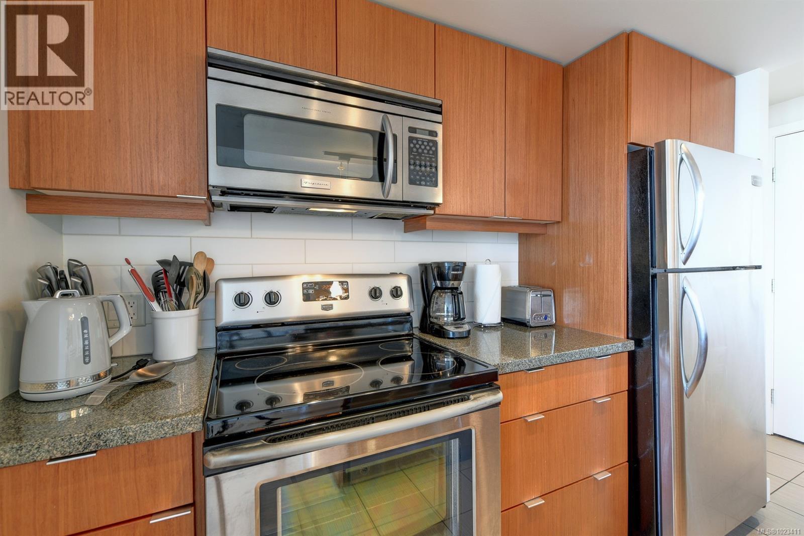 705 760 Johnson Street, Victoria