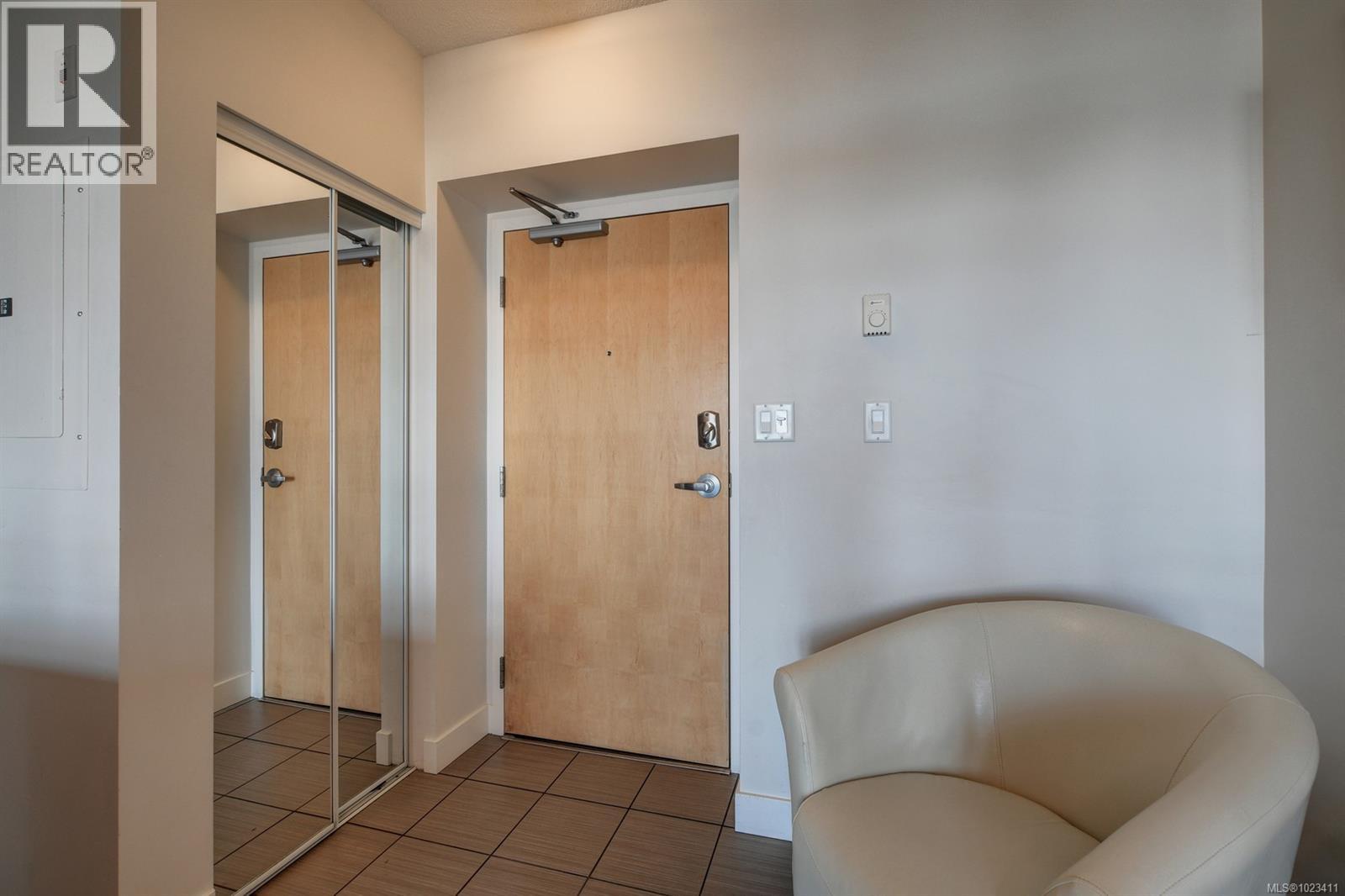 705 760 Johnson Street, Victoria