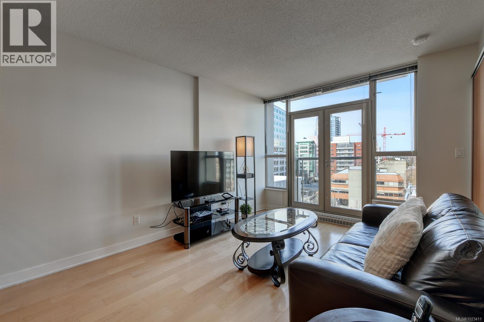 #705 760 Johnson St - 4