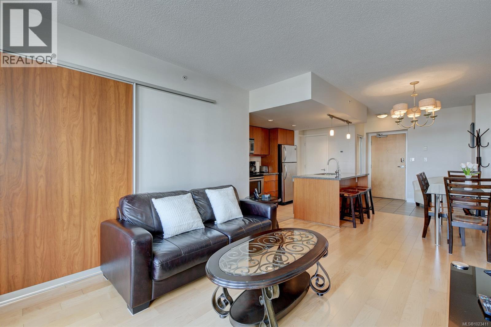 705 760 Johnson Street, Victoria