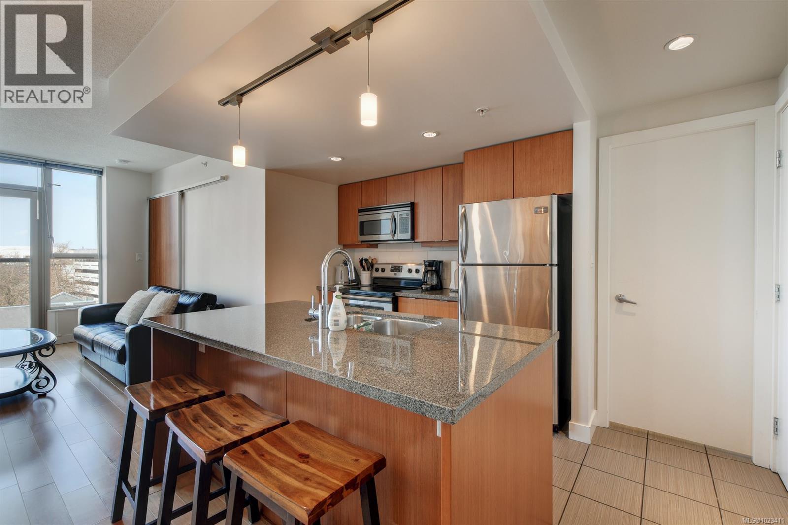 705 760 Johnson Street, Victoria