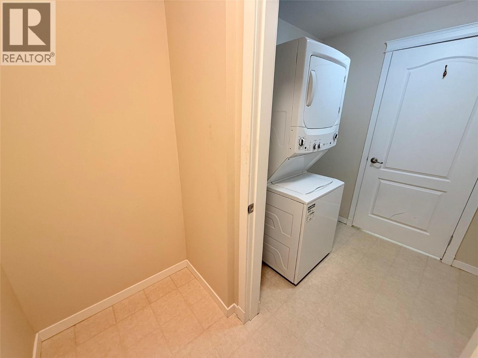 208 305 Whitman Road, Kelowna