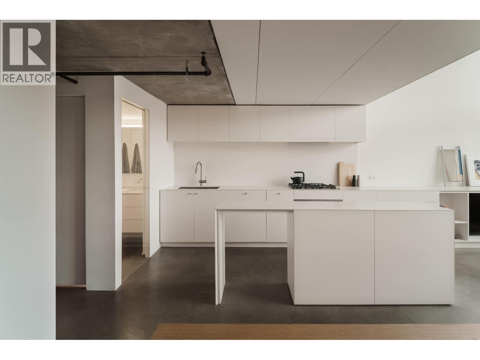 405 289 ALEXANDER STREET, Vancouver