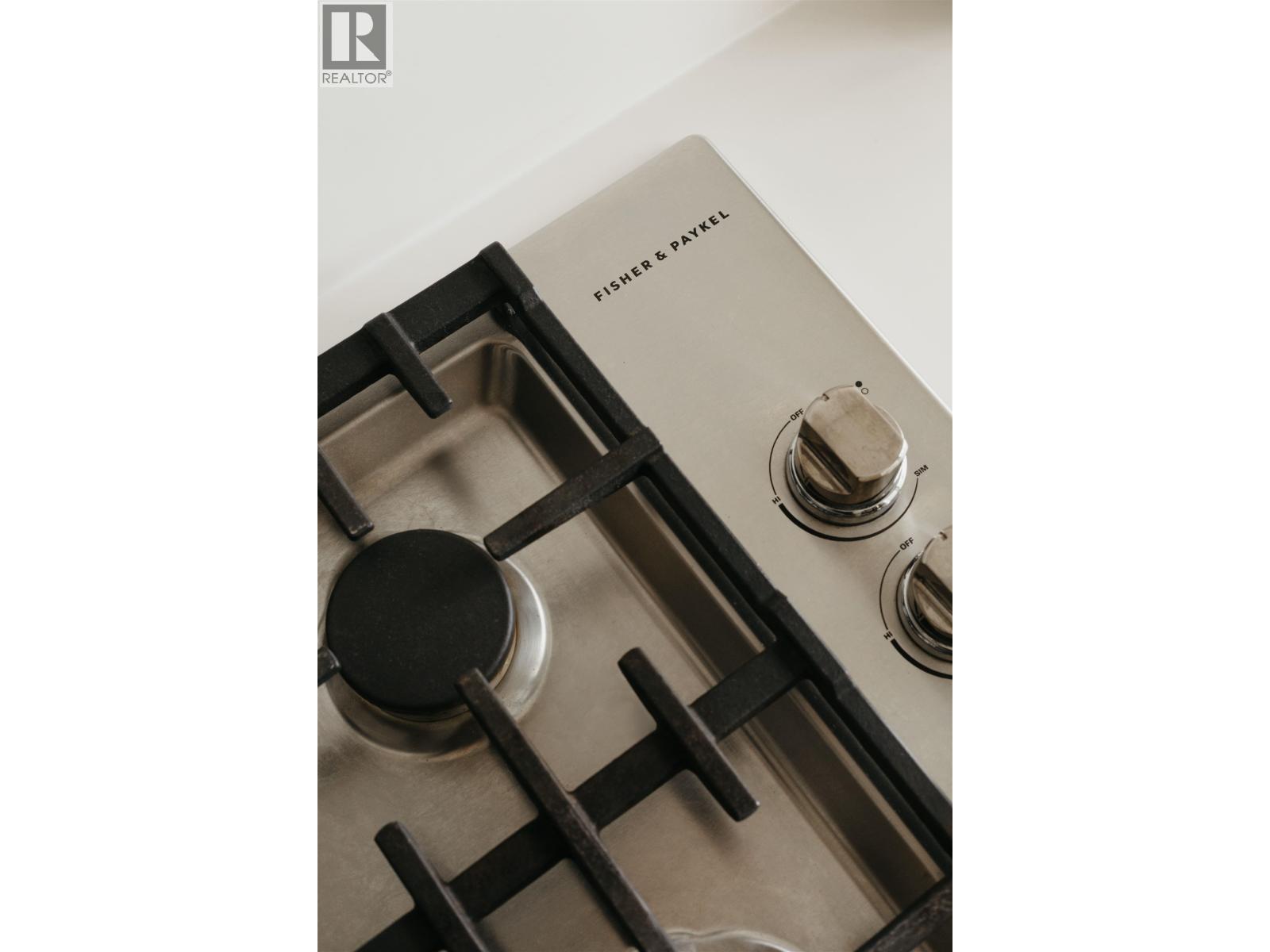 405 289 ALEXANDER STREET, Vancouver