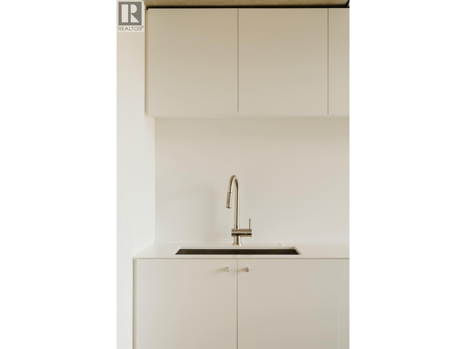 405 289 ALEXANDER STREET, Vancouver