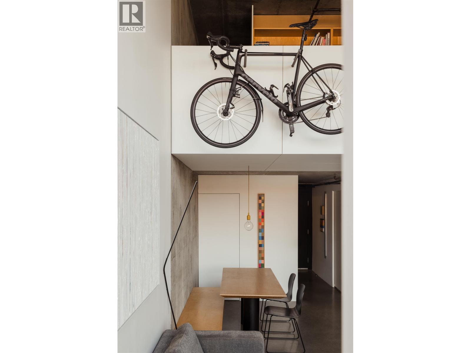 405 289 ALEXANDER STREET, Vancouver