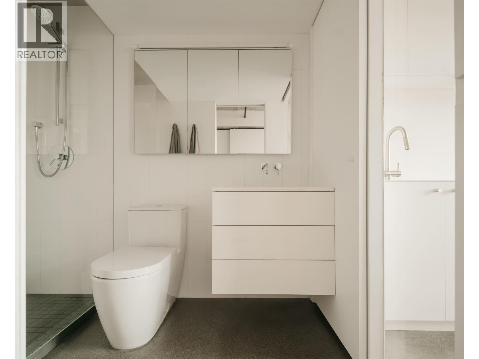 405 289 ALEXANDER STREET, Vancouver