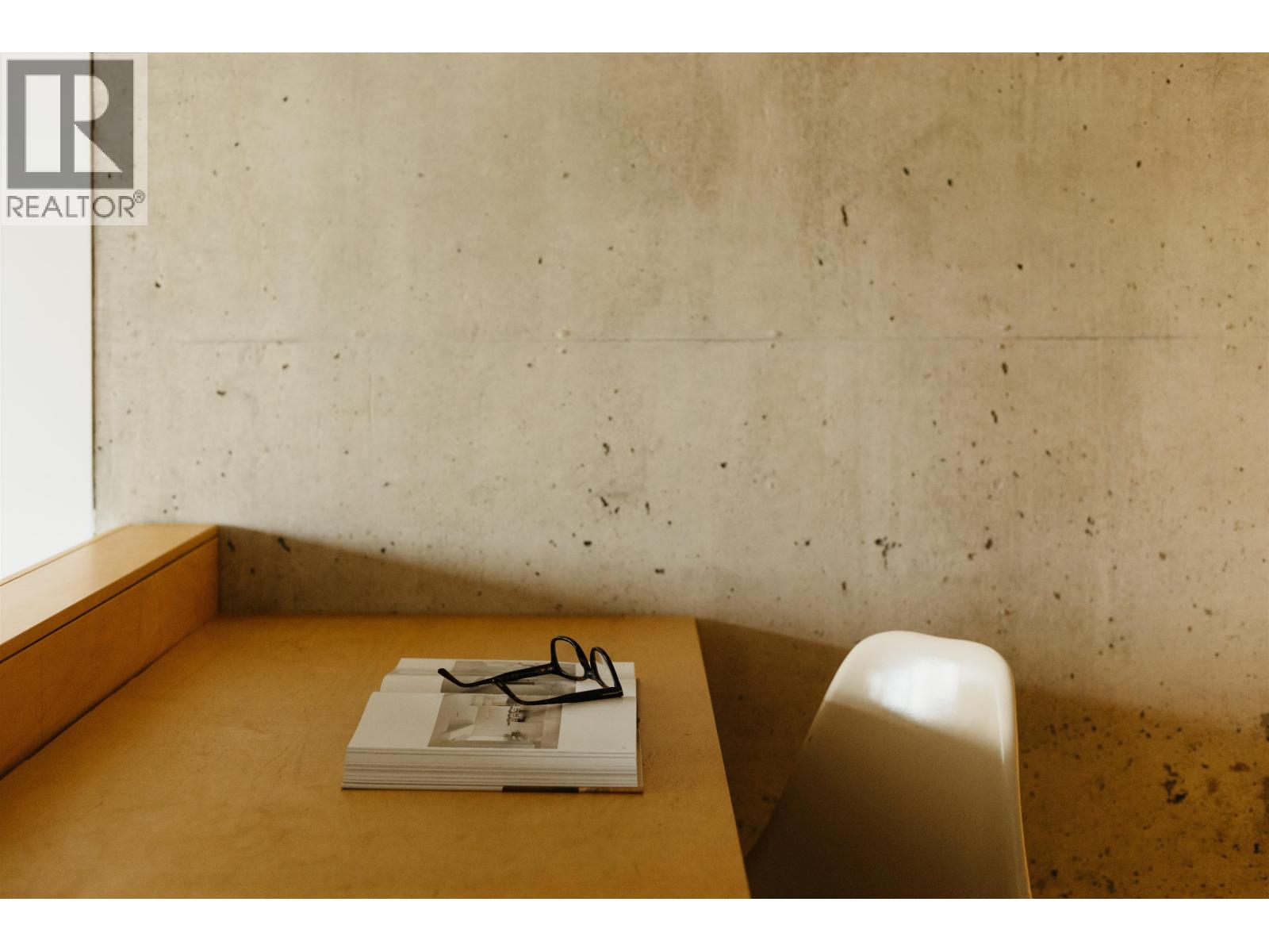 405 289 ALEXANDER STREET, Vancouver