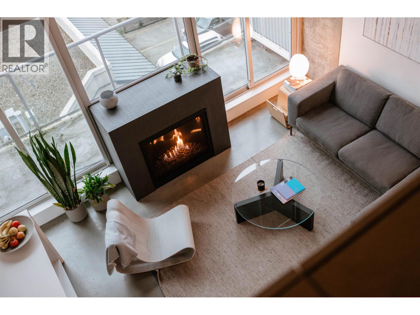 405 289 ALEXANDER STREET, Vancouver