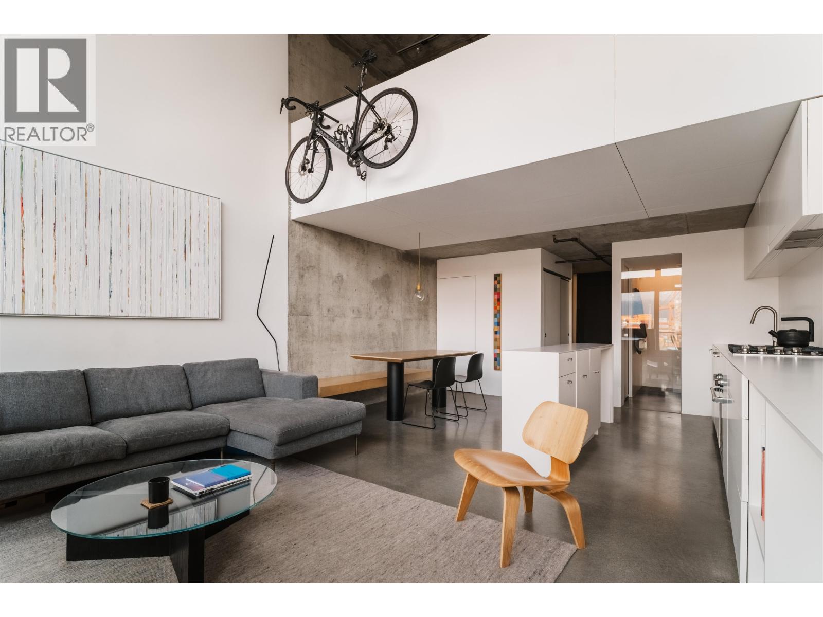 405 289 ALEXANDER STREET, Vancouver