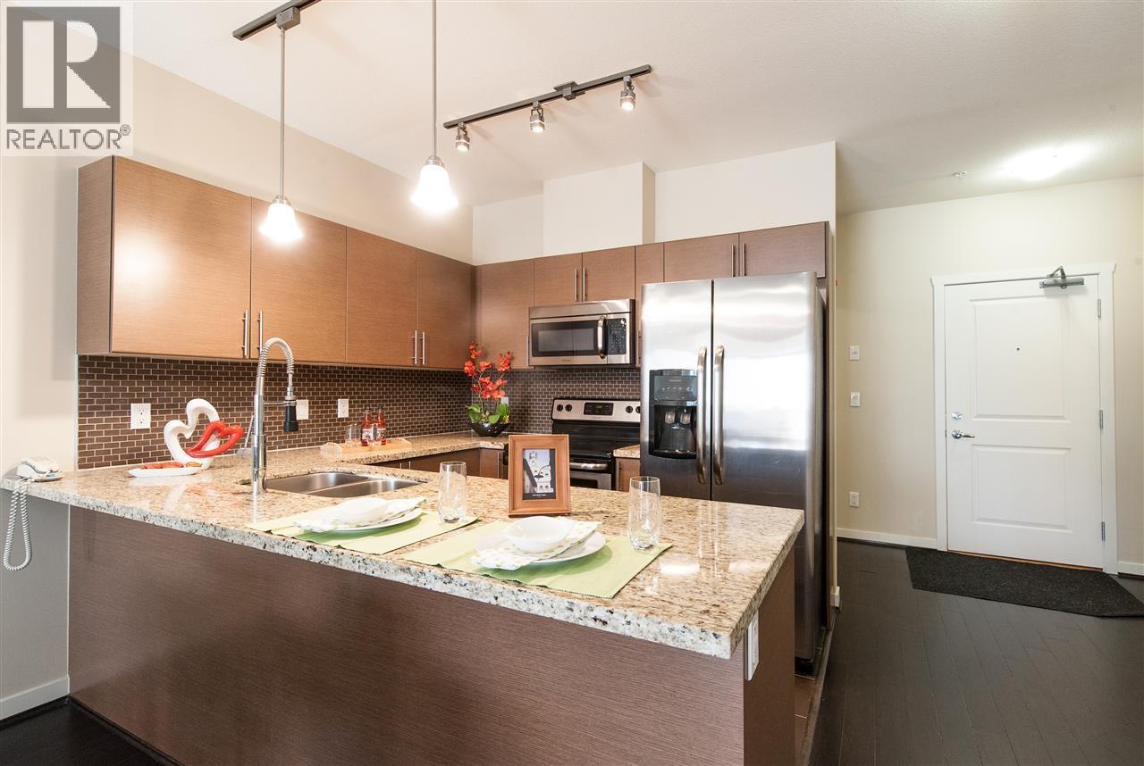 3F 2239 KINGSWAY, Vancouver