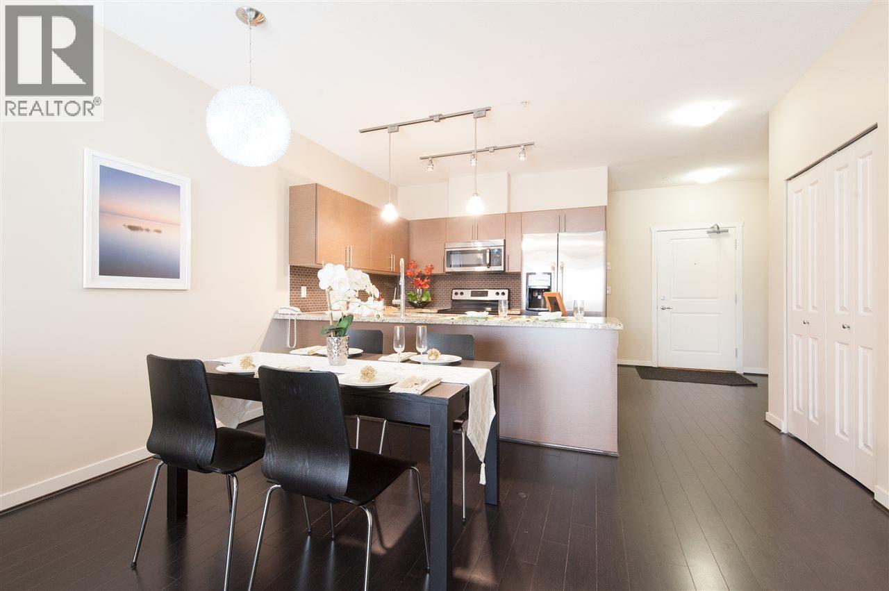 3F 2239 KINGSWAY, Vancouver