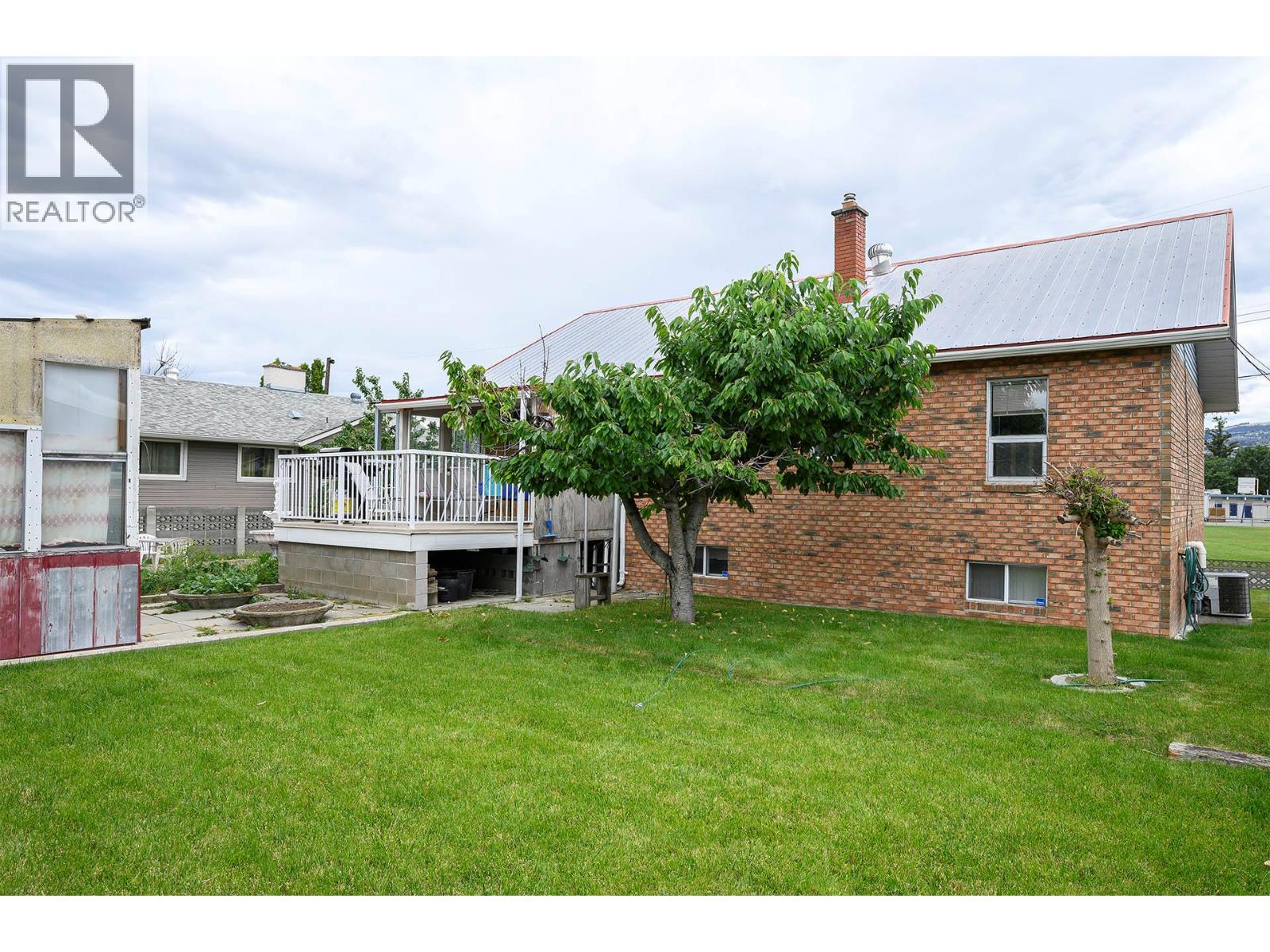 307 HOLLY AVENUE - 10