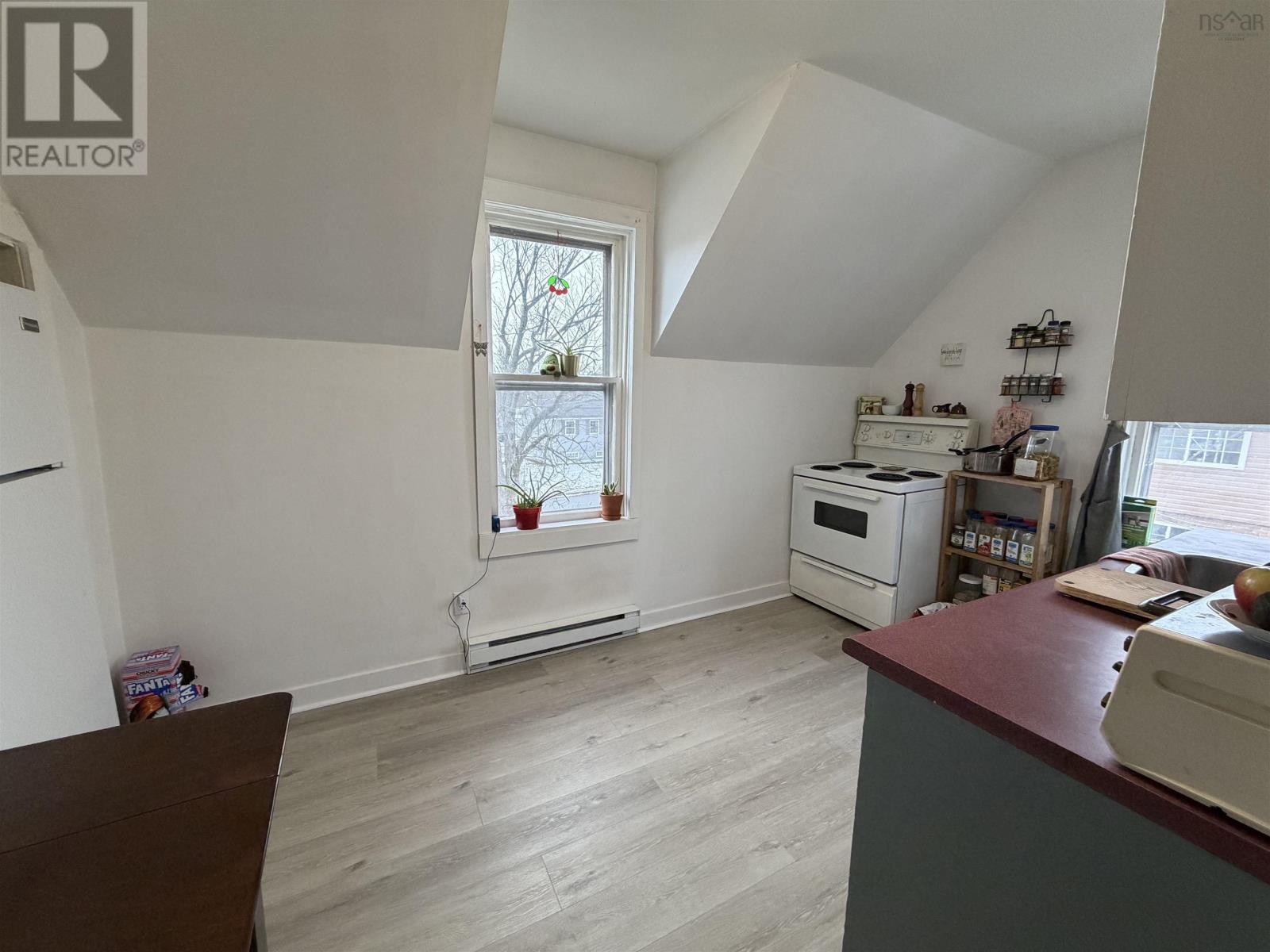 Property 10 of 19 of 32 Emmanuel Street