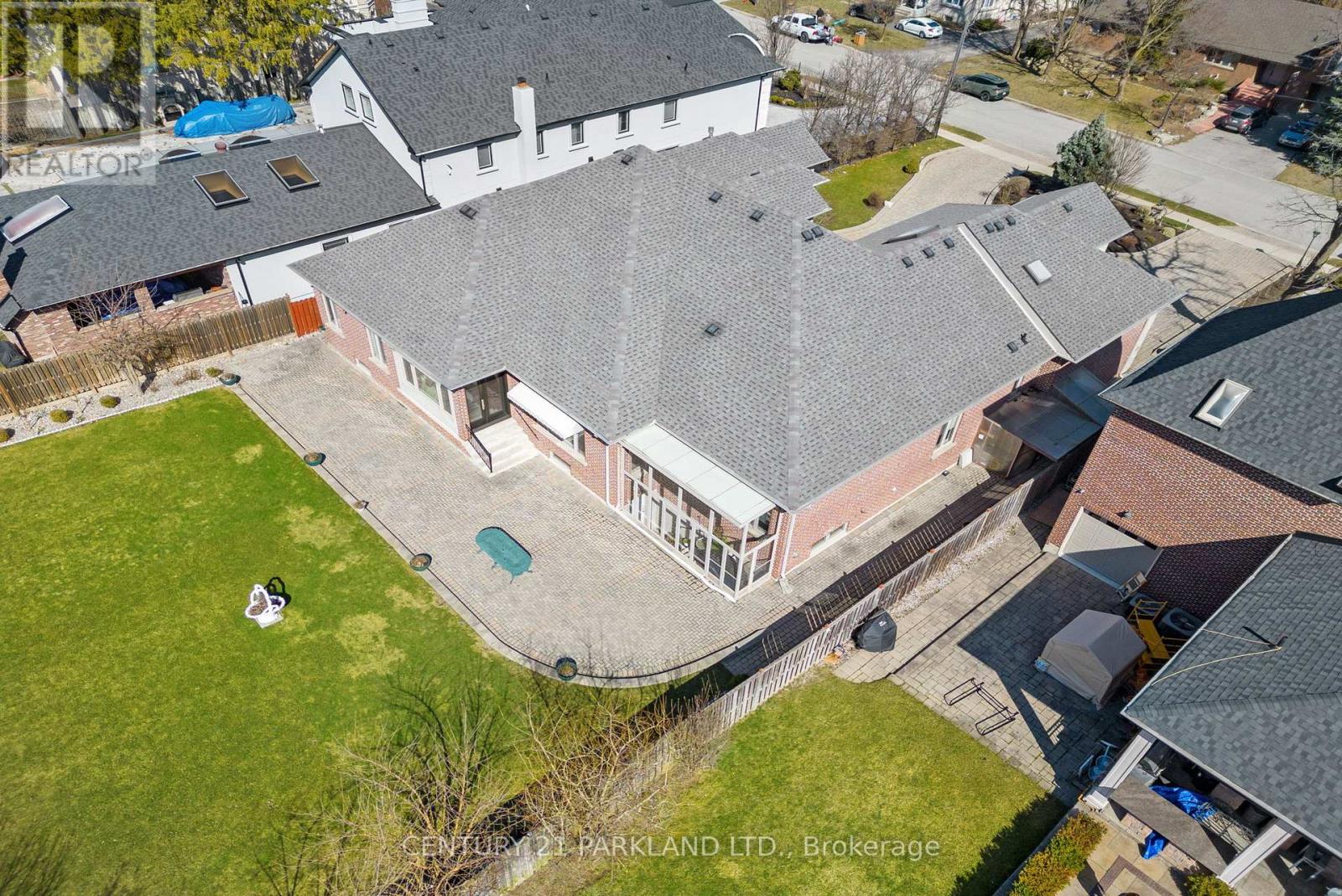 16 BOYLE DRIVE - 2