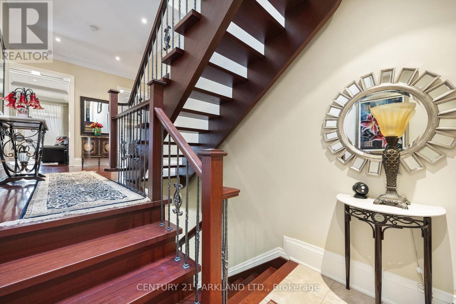 16 BOYLE DRIVE - 39