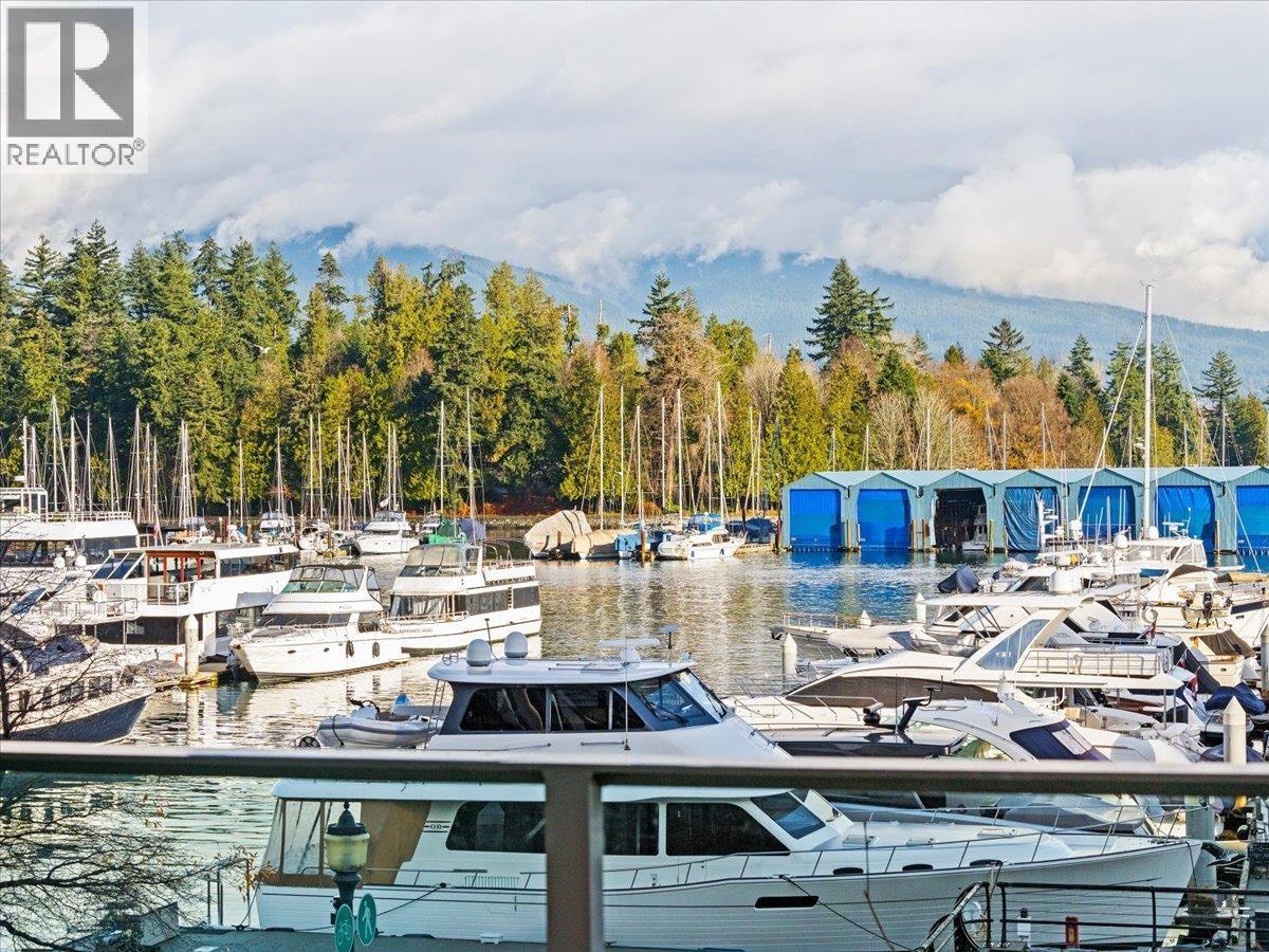 205 1717 BAYSHORE DRIVE, Vancouver