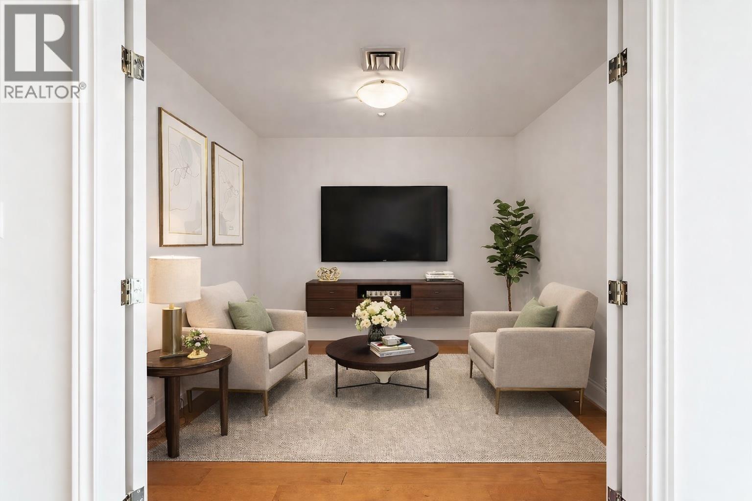 205 1717 BAYSHORE DRIVE, Vancouver