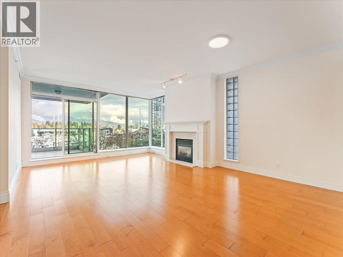 205 1717 BAYSHORE DRIVE, Vancouver