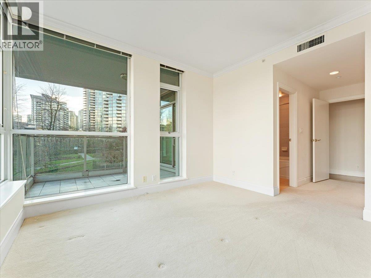 205 1717 BAYSHORE DRIVE, Vancouver