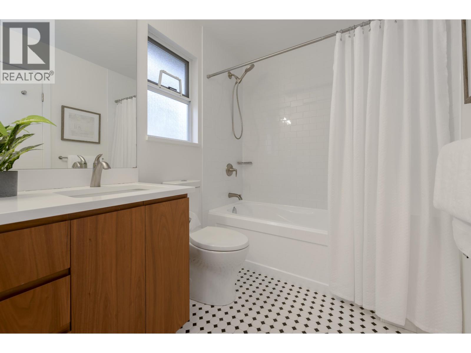 6 4245 SOPHIA STREET, Vancouver