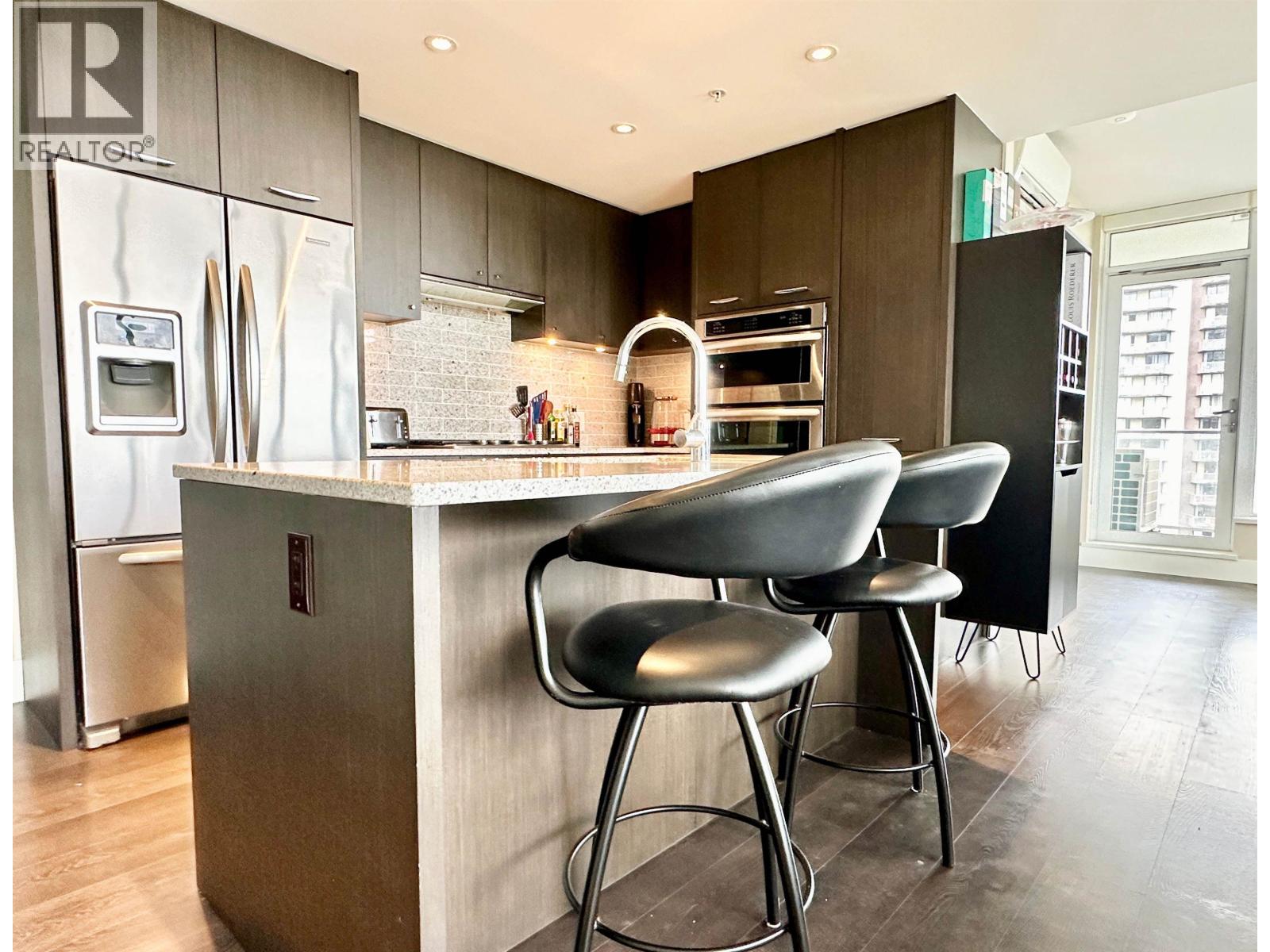 1006 150 W 15TH STREET, Vancouver