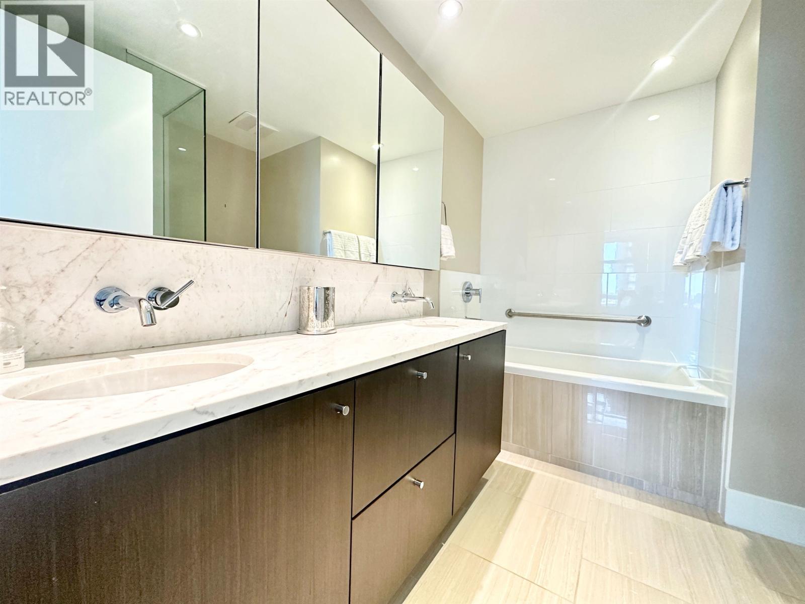 1006 150 W 15TH STREET, Vancouver