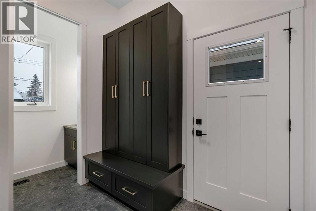 Single Family House for Sale in   Avenue NW Bowness Calgary 