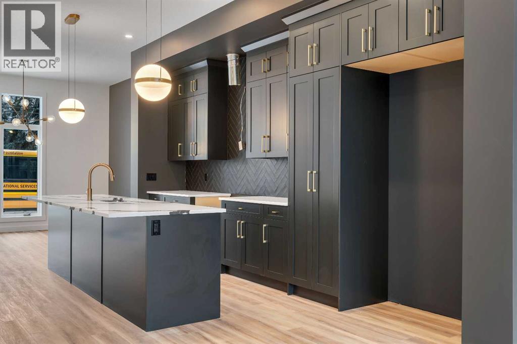 Single Family House for Sale in   Avenue NW Bowness Calgary 