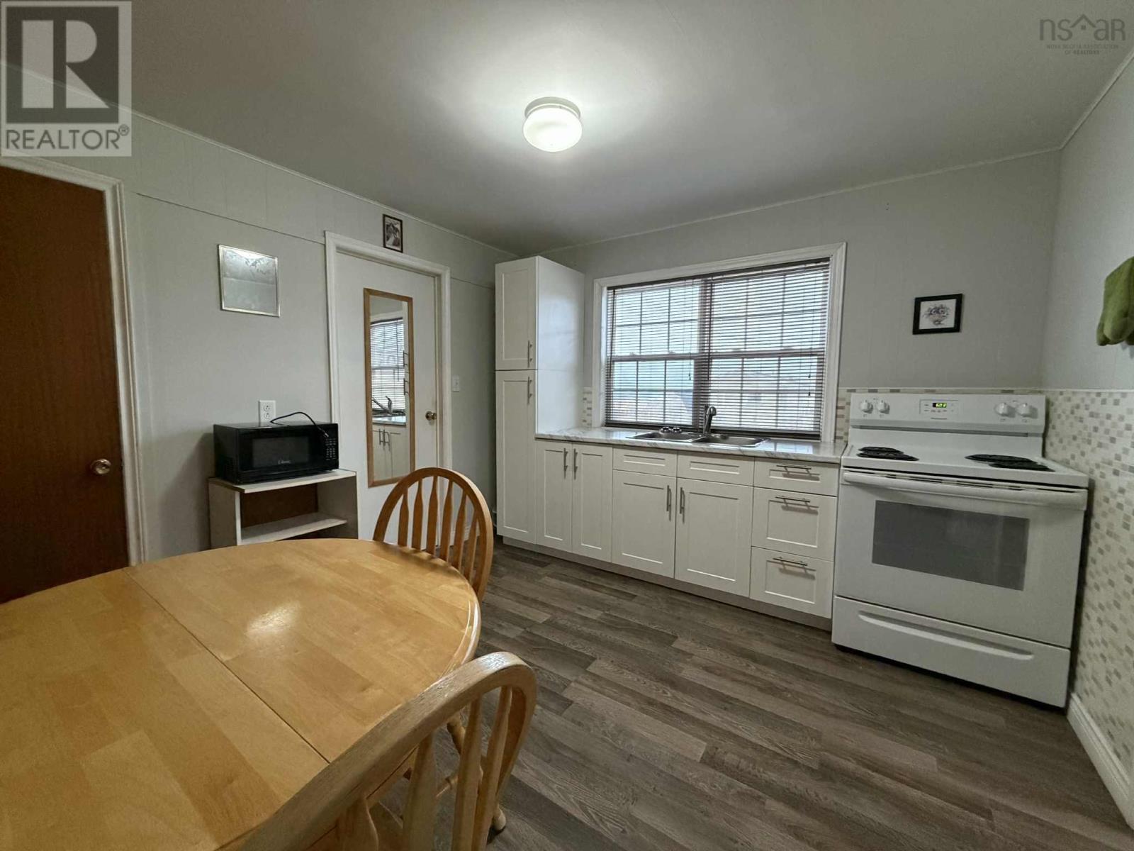 Property 9 of 30 of 15479 Cabot Trail