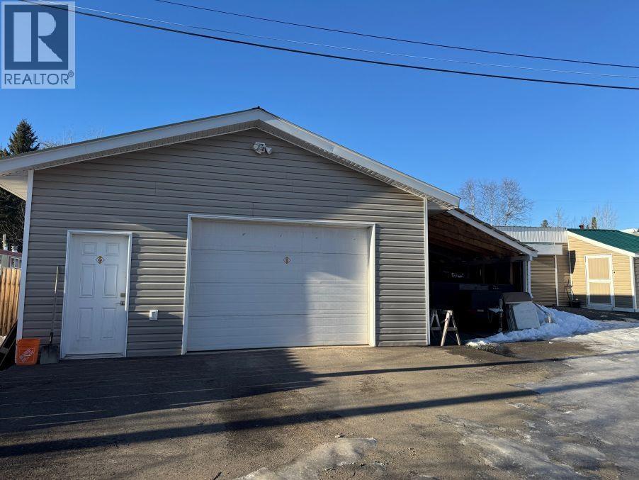 301 N BLACKBURN ROAD, Prince George