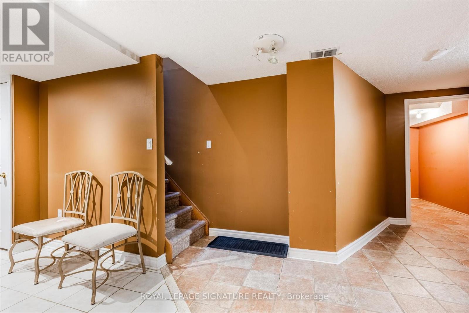 BSMT - 6382 DONWAY DRIVE - Photo 2 of 13, Mississauga (East Credit), Ontario