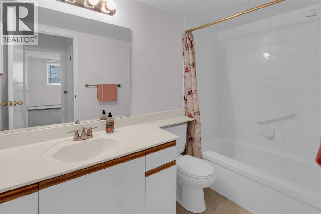 Single Family House for Sale in    Street NW Varsity Calgary 