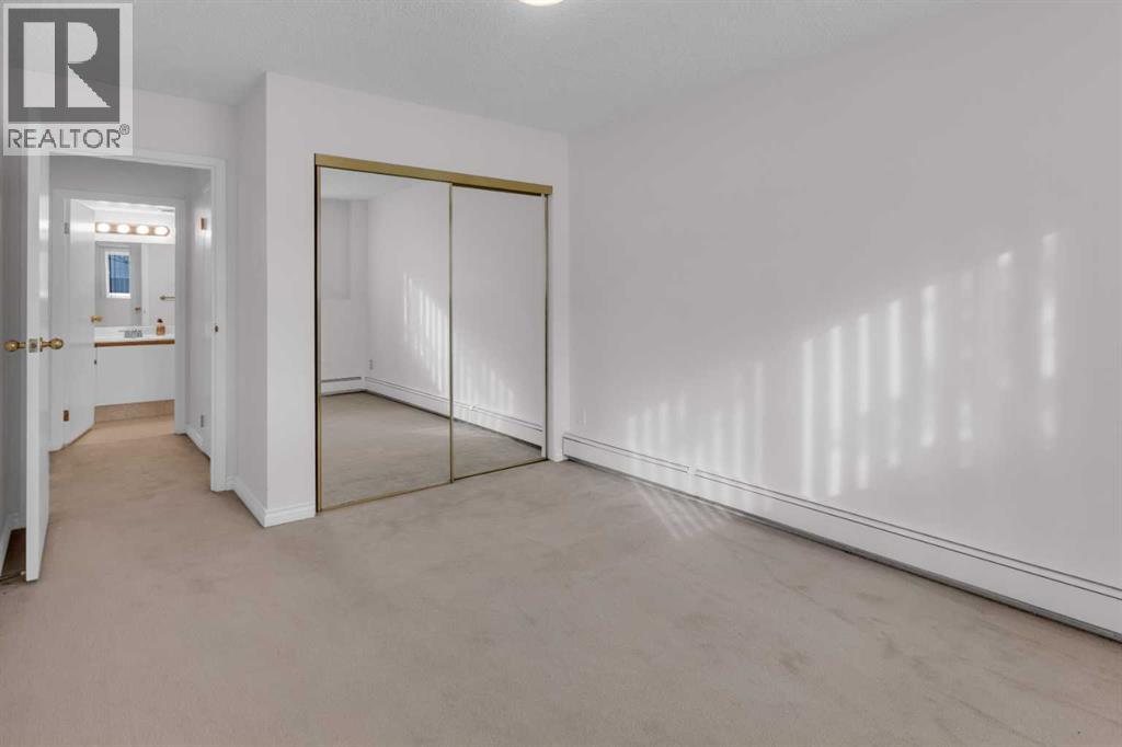 Single Family House for Sale in    Street NW Varsity Calgary 