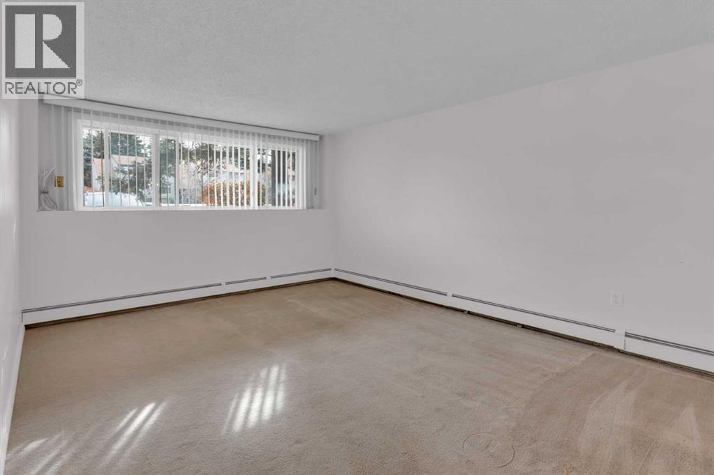 Single Family House for Sale in    Street NW Varsity Calgary 