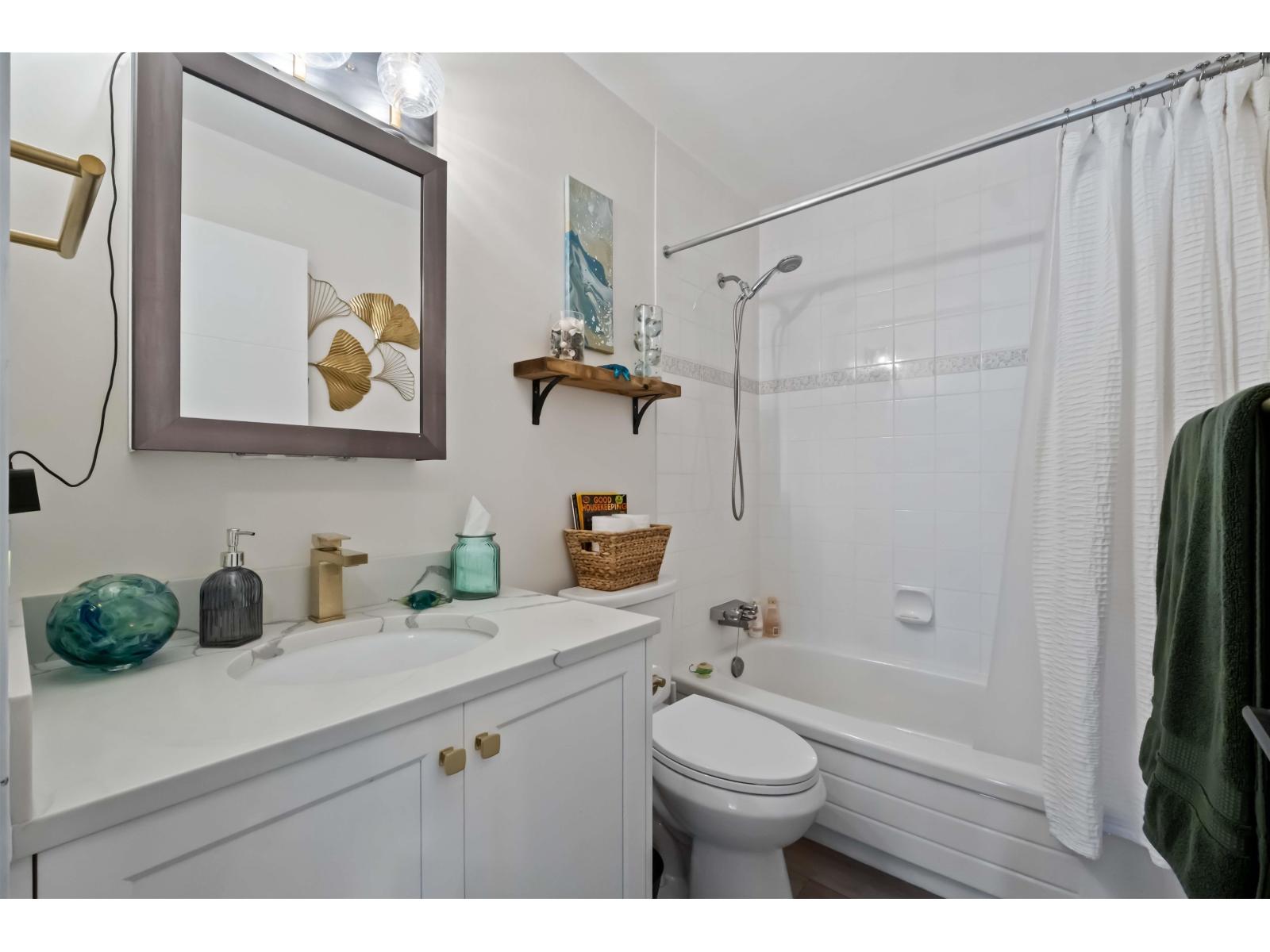 202 1488 MERKLIN STREET, White Rock