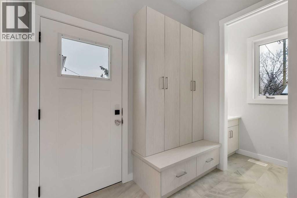 Single Family House for Sale in   Avenue NW Bowness Calgary 