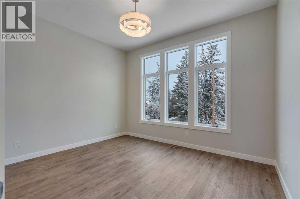 Single Family House for Sale in   Avenue NW Bowness Calgary 