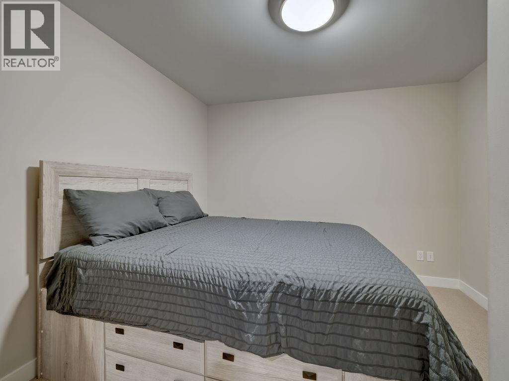 210 5725 TEREDO STREET, Sunshine Valley