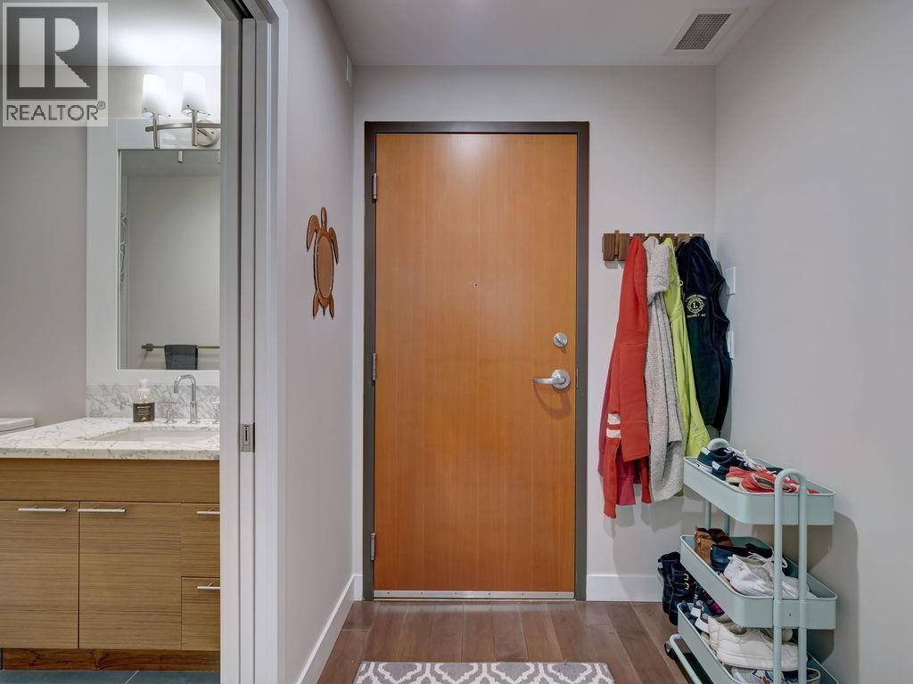 210 5725 TEREDO STREET, Sunshine Valley