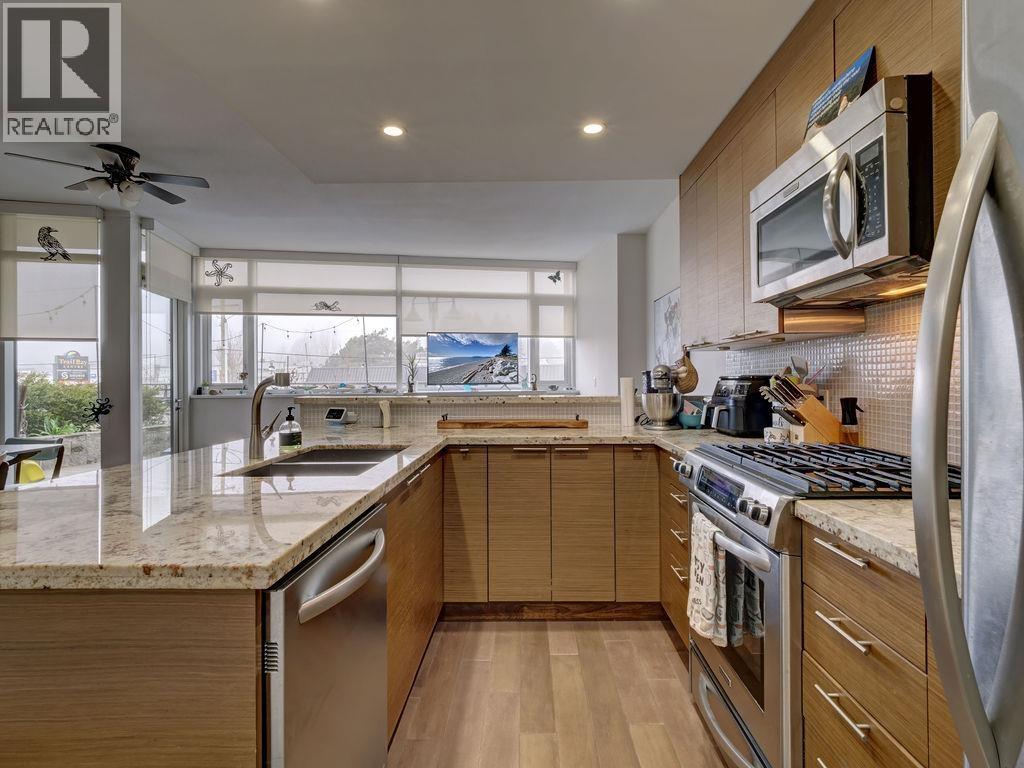 210 5725 TEREDO STREET, Sunshine Valley