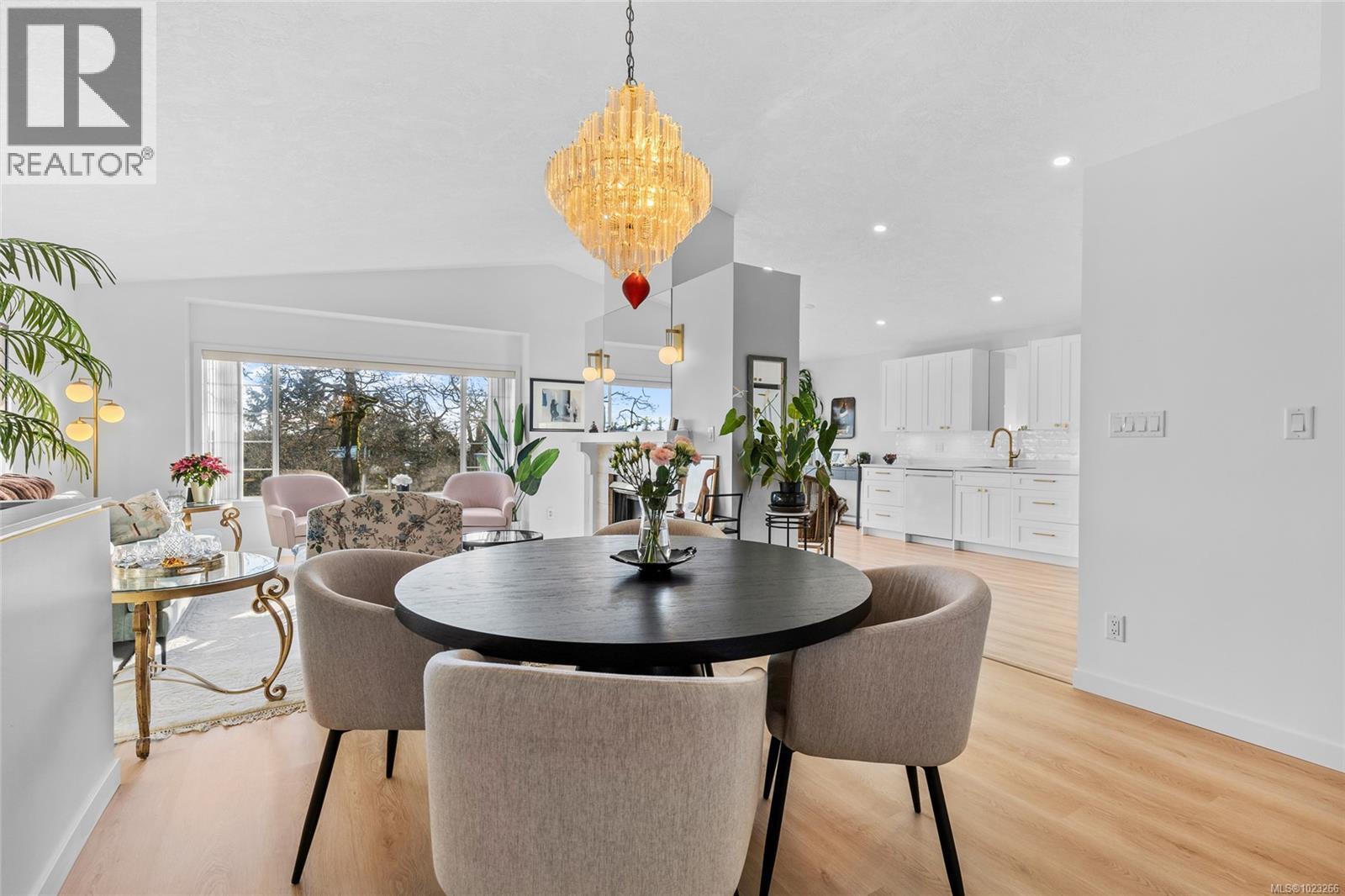 19 901 Kentwood Lane, Saanich