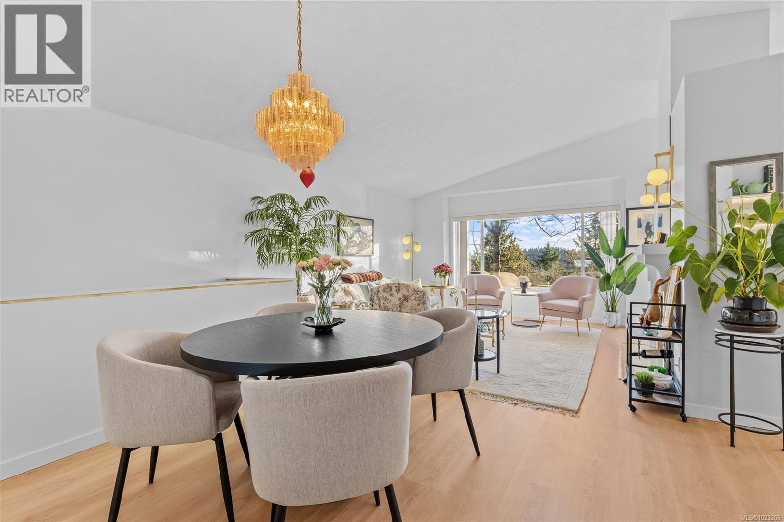 19 901 Kentwood Lane, Saanich