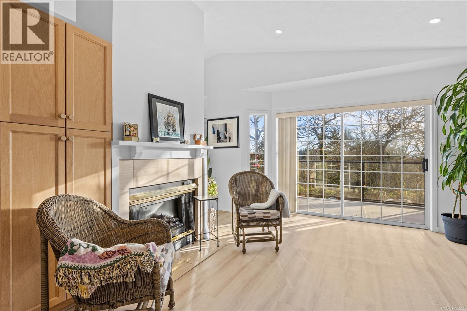 19 901 Kentwood Lane, Saanich