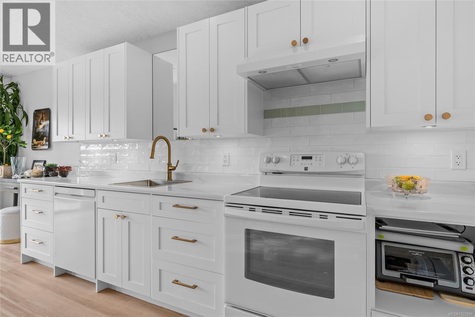 19 901 Kentwood Lane, Saanich