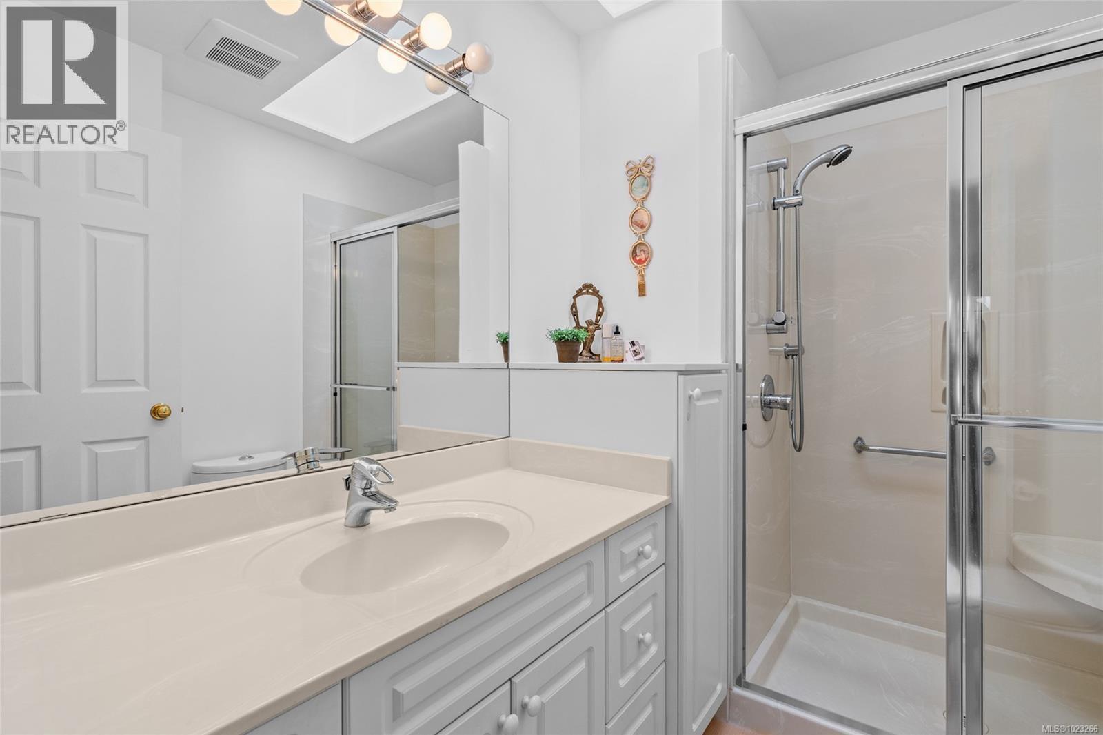 19 901 Kentwood Lane, Saanich